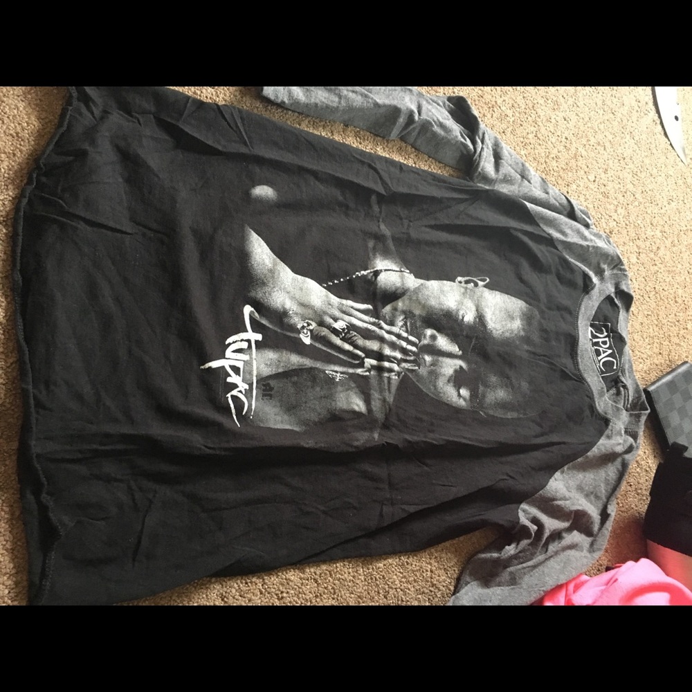 Tupac shirt